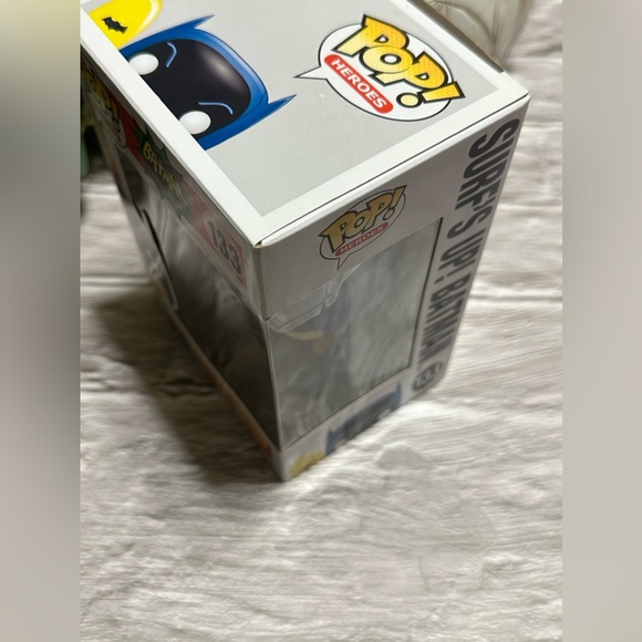 Funko POP Batman Surf’s Up #133 - Picture 3 of 5